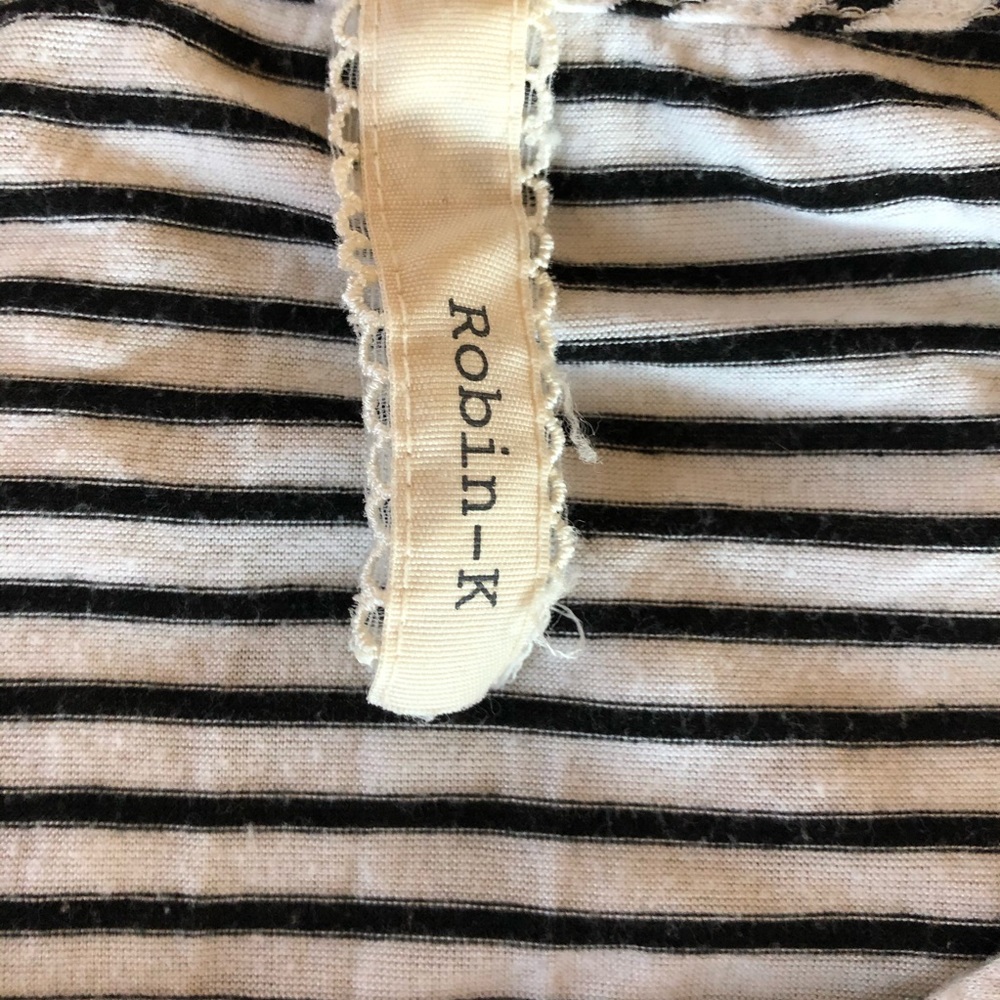Striped Black and White Sleeveless Top - Picture 4 of 6